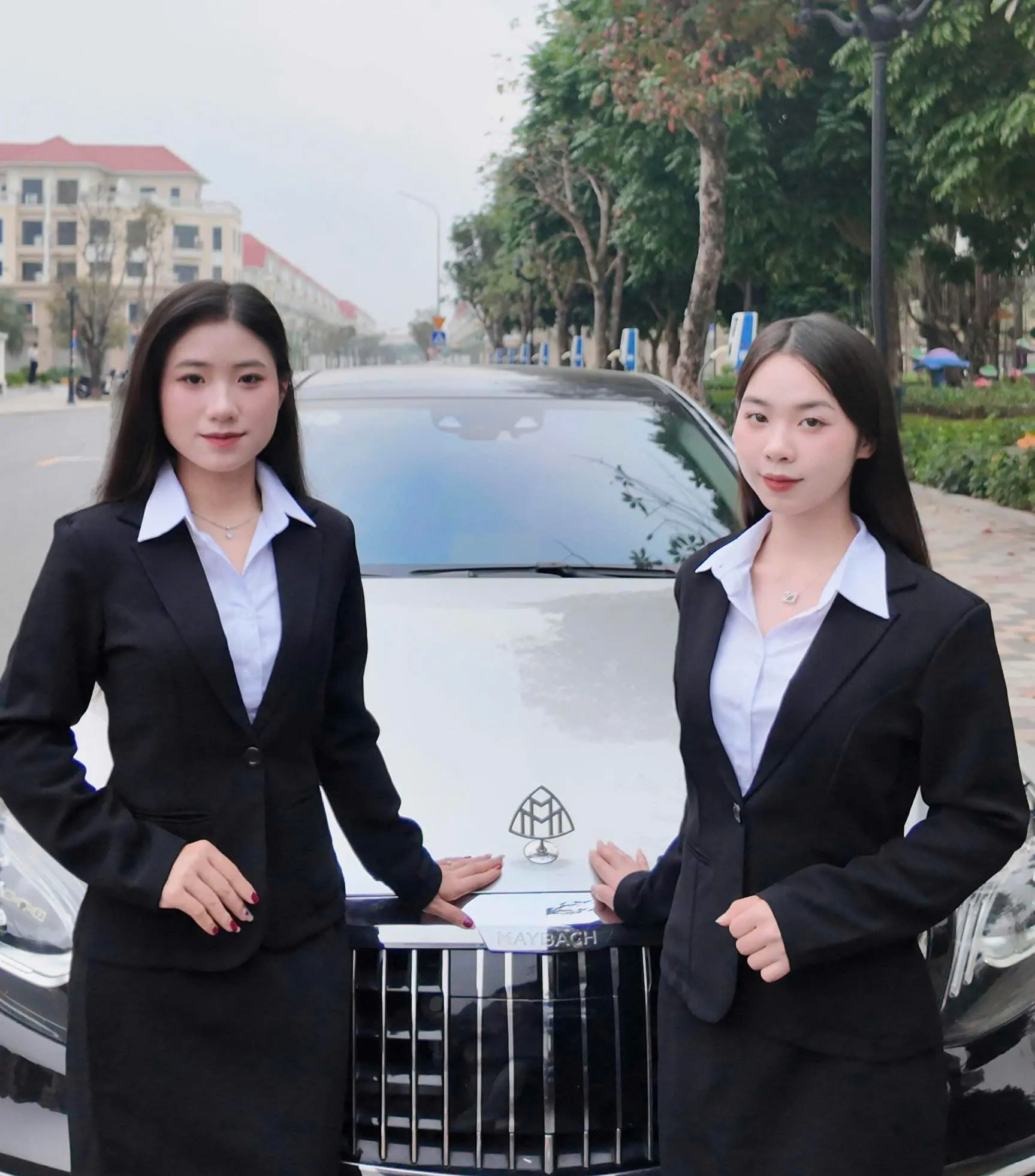 Executive chauffeur Vietnam - Maybach with professional receptionist