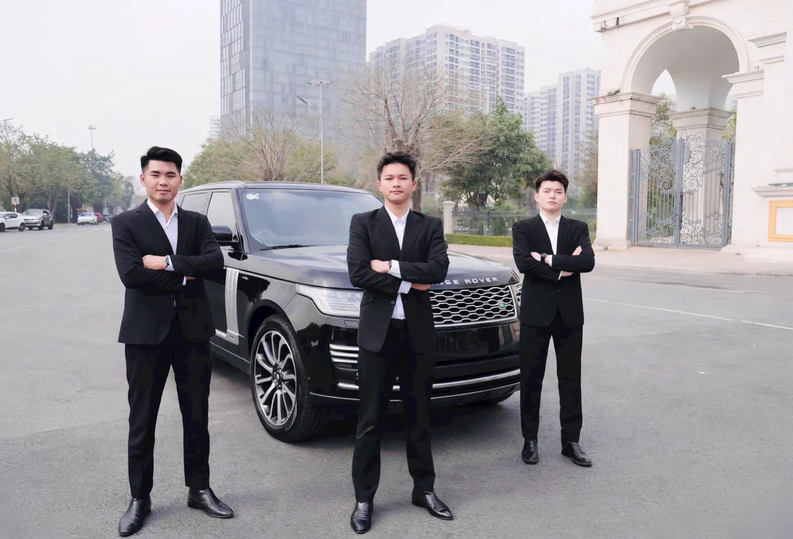 Corporate transportation Vietnam - Range Rover with dedicated driver